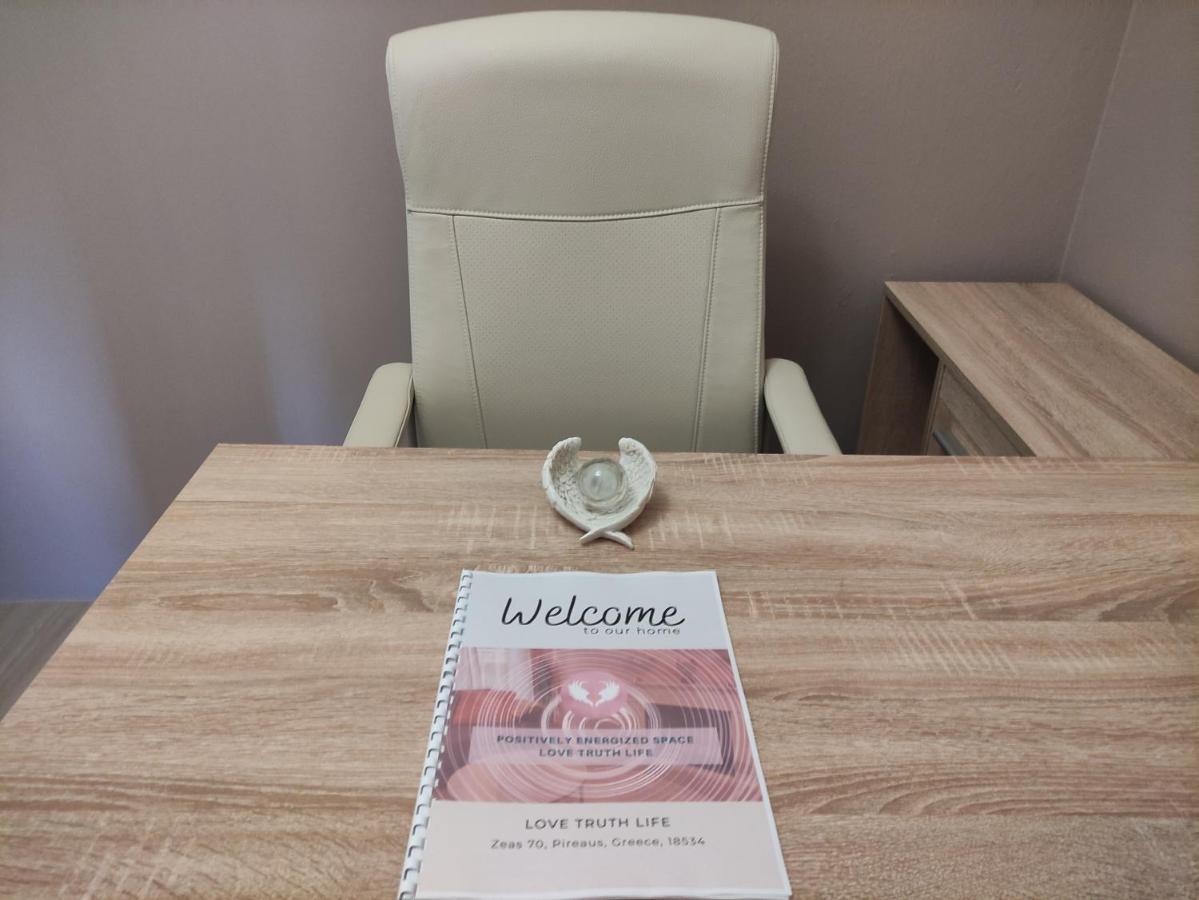 Love Truth Life Apartamento Pireu Exterior foto