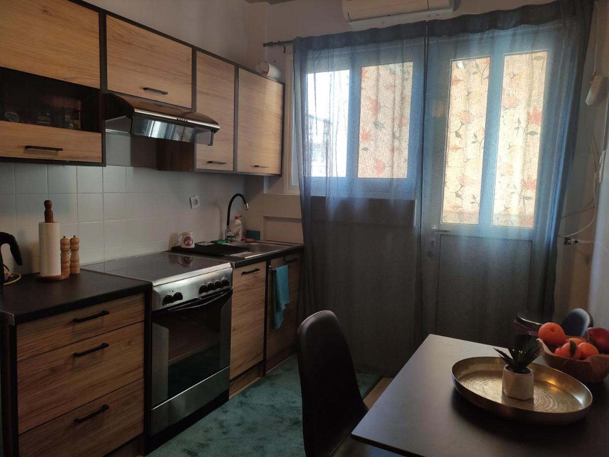 Love Truth Life Apartamento Pireu Exterior foto